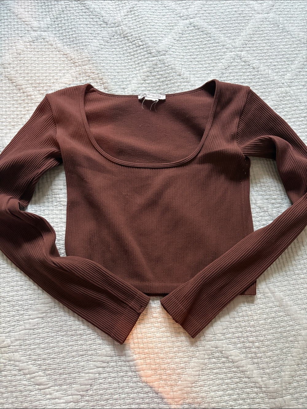 Women's Scoop Neck Ribbed and Cropped Long-Sleeve Top - Brown